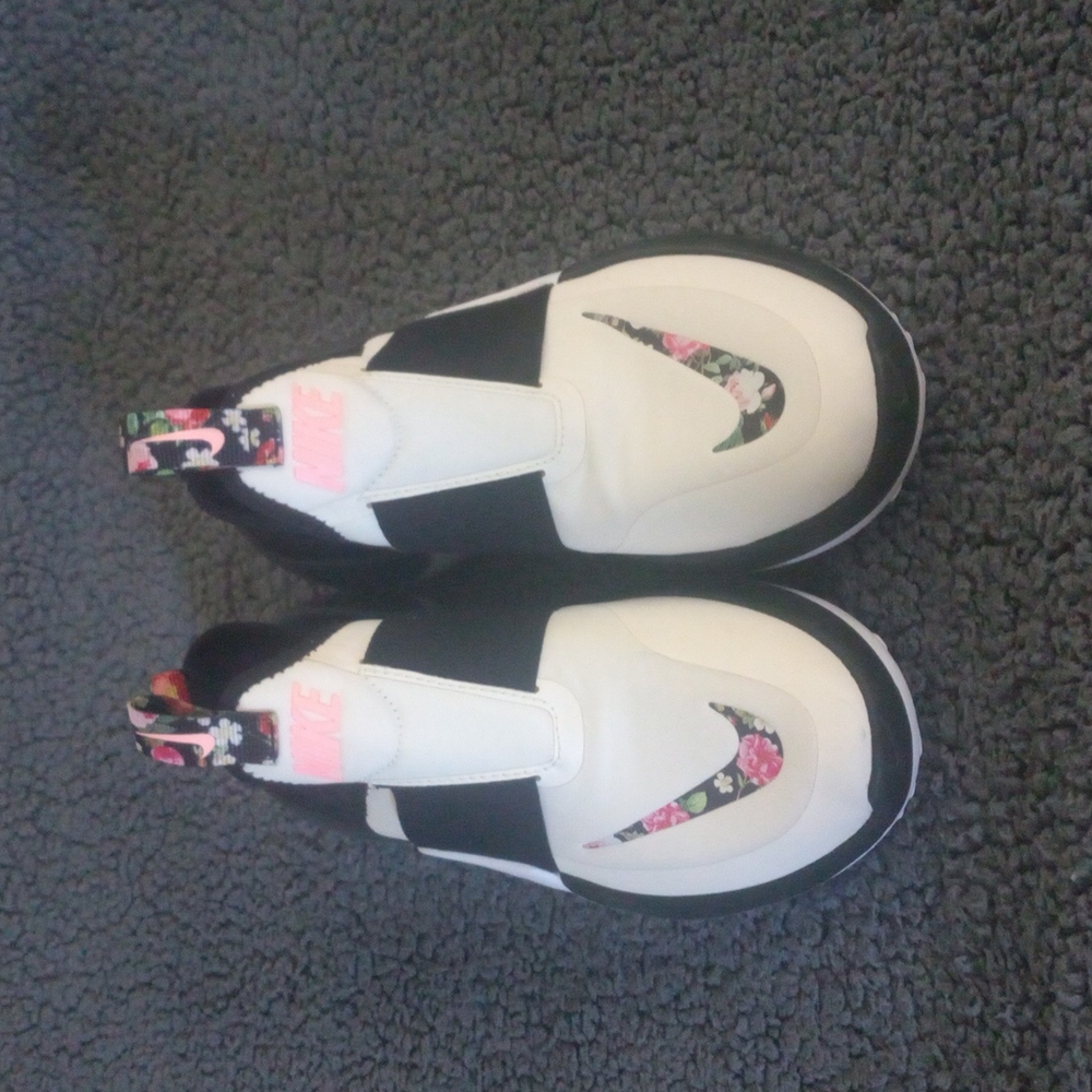 Nike nitroflo runner size 4.5y